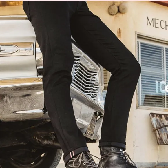 THE PEN SLIM JEAN - Black Raw 10.5oz
          
      Boutique