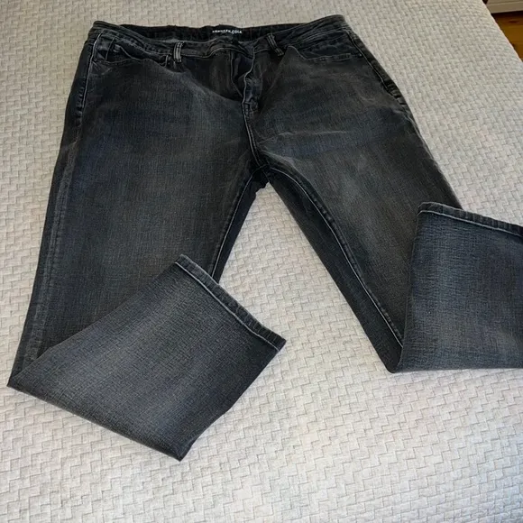 Men’s Kenneth Cole black faded jeans size 38/30