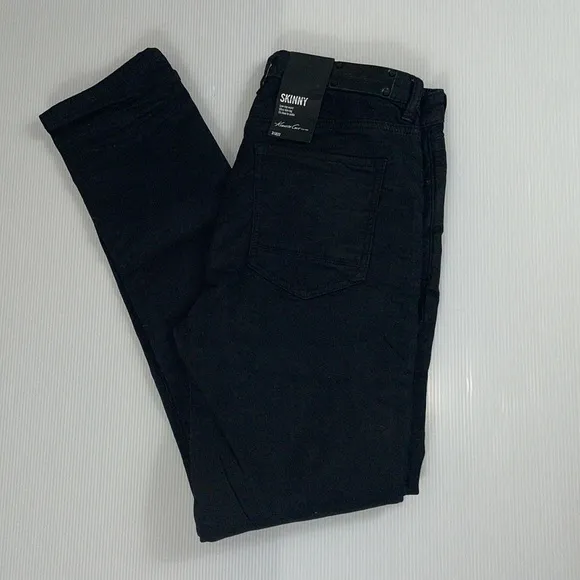Kenneth Cole low rise skinny stretch jeans, mens size 31 x 32 NWT
          
      NWT