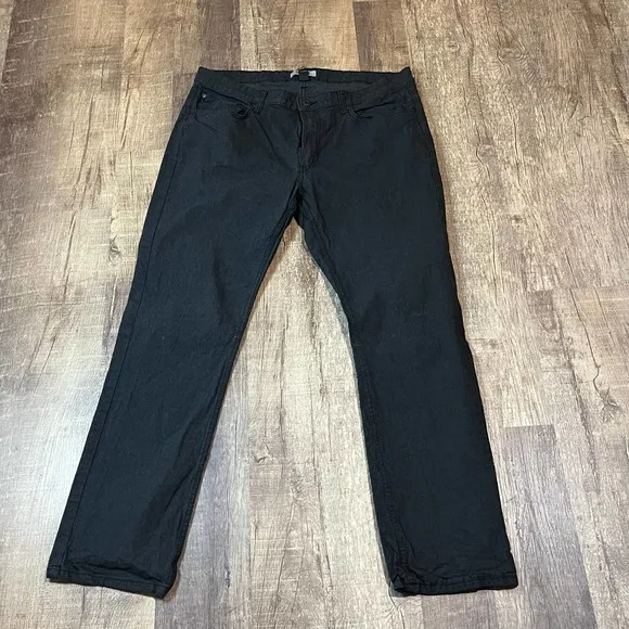 Kenneth Cole Men's dress Jeans dark gray size 36x32 (inseam measures 31)
