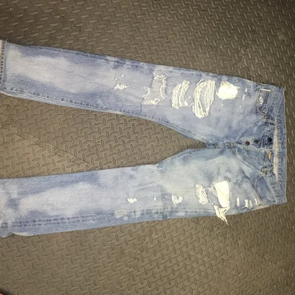 Kith distressed denims/jeans size L/33