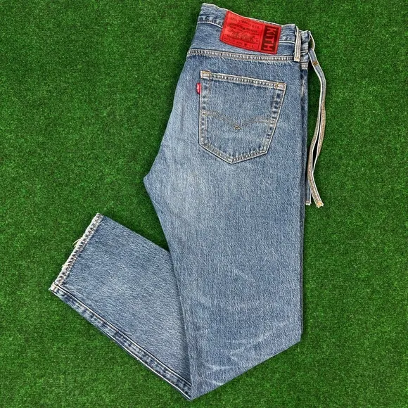 KITH x Levi’s Strawberry Fields 501 Denim Jeans Washed Blue 34x32