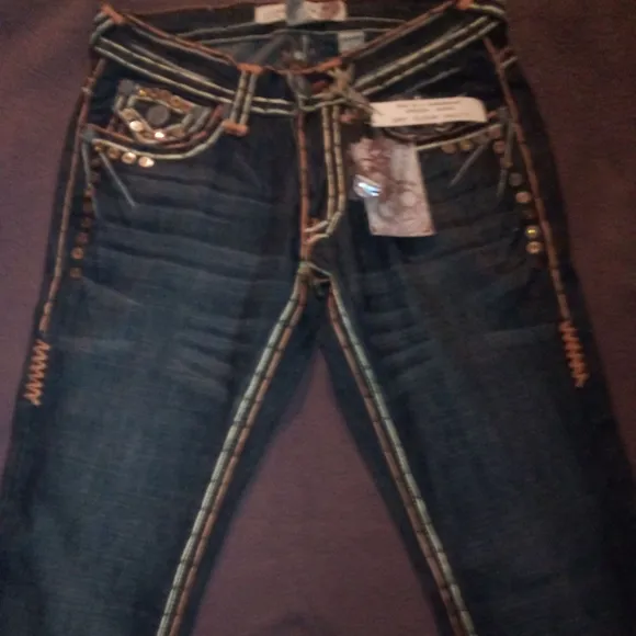 Stylish Dark Wash Jeans with Studded Details Sz 30
              
      NWT