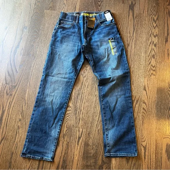 NWT Lee extreme motion straight fit tapered leg 30 x 30 jeans
          
      NWT
