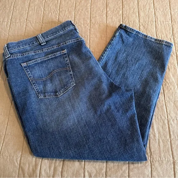 NWOT Lee 52x30 Regular Fit Straight Leg in Chief Wash