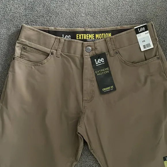 Lee Extreme Motion Straight Fit Jeans
          
      NWT