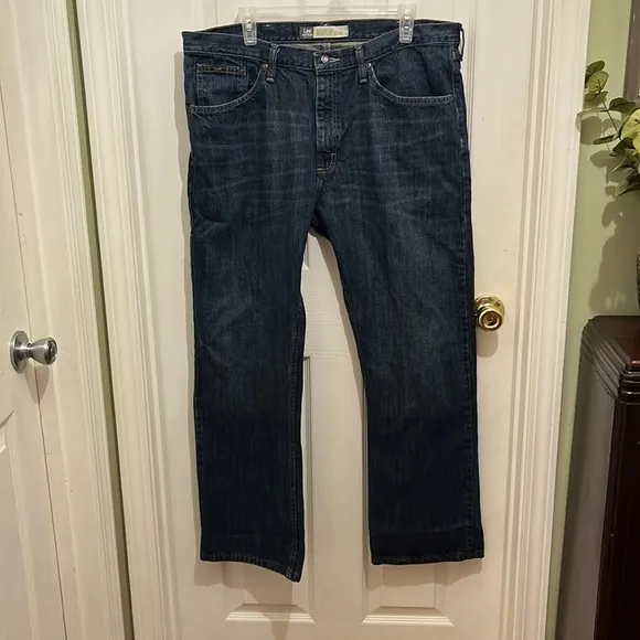 Lee jeans, mens sz 38x30 bootcut premium denim.