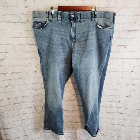 Men's Lee "Extreme Motion" straight jeans, size 50 x 30