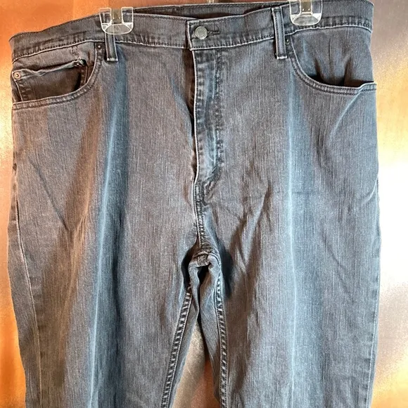 Levi black wash Loose Fit 44 x 33 hardly worn. 123