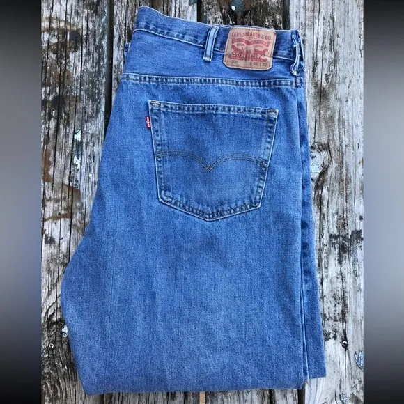 Levi’s Men’s 505 Denim Blue Jeans. size 46 x 32