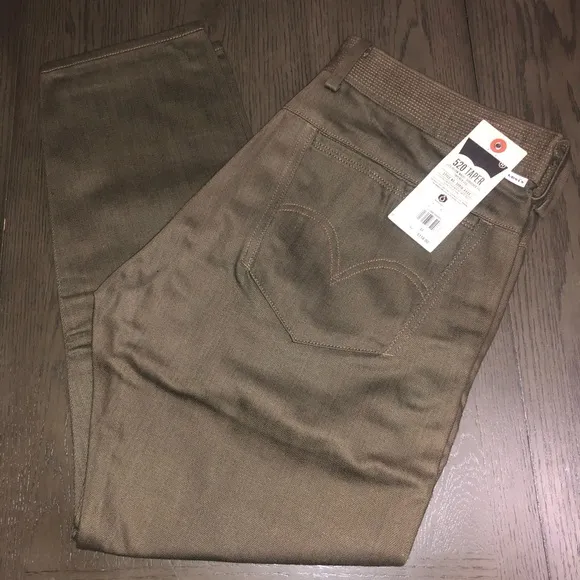 New Vintage Levi’s “Waterless” Jeans 520 Taper Size 33