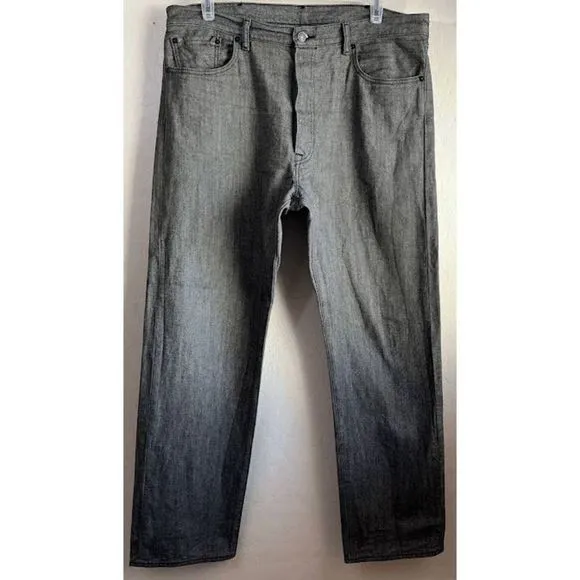 Levi Jeans 501 XX  W 40 X L34 Big and Tall Levi Black Jeans. item MJ20
