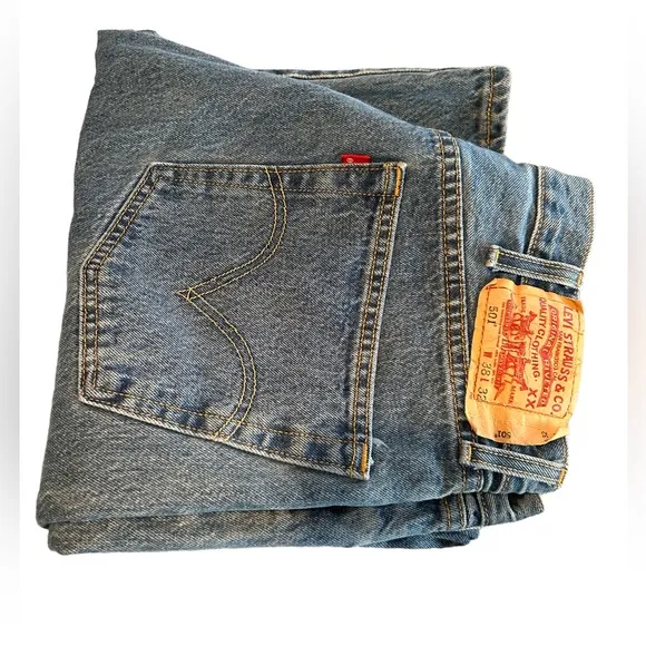 Levi’s 501 red tab men’s jeans sz 38
