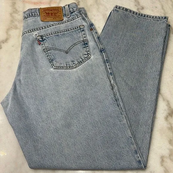 Vintage Levi’s 550 Relaxed Fit 35x33 Light Wash Distressed Skate Jeans