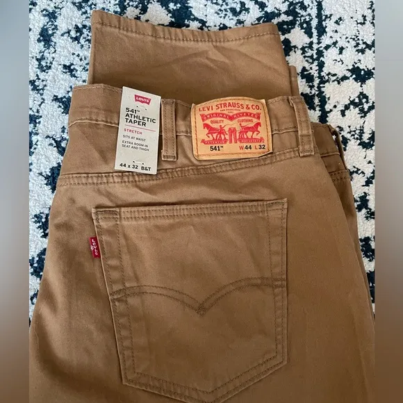 Levi’s NWT 541 Athletic taper tan twill jeans Size 44/32
          
      NWT