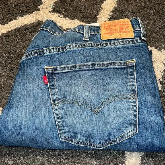 LEVIS 569 BLUE JEANS MENS SIZE 46x29 EUC