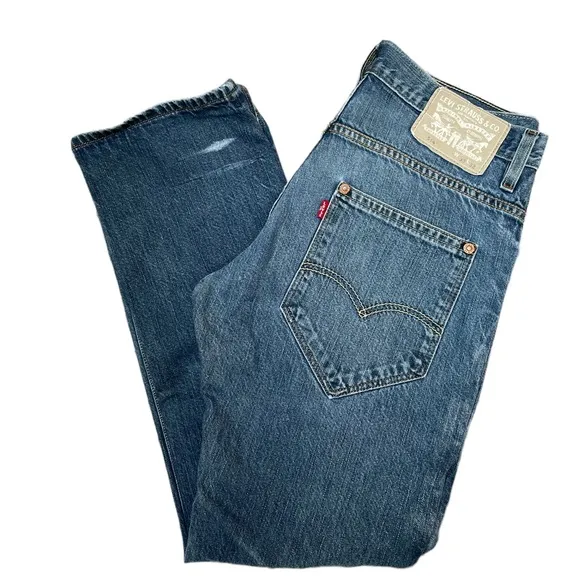 Levi’s 514 med wash cotton straight leg distressed regular fit jeans size 33x32