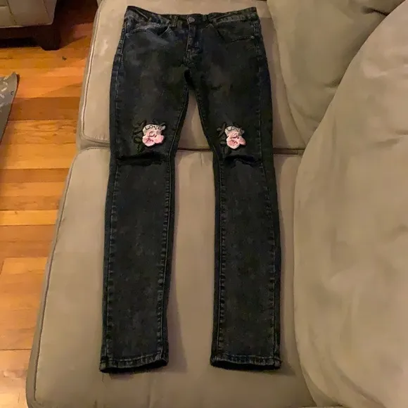 Men’s LIQUOR N POKER distressed black skinny jeans with ‘love’ patches. Size 30R