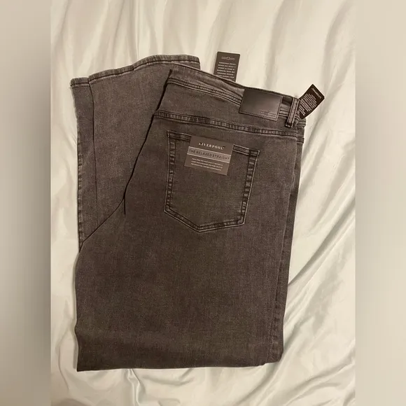 Liverpool Relaxed Straight Jeans
          
      NWT