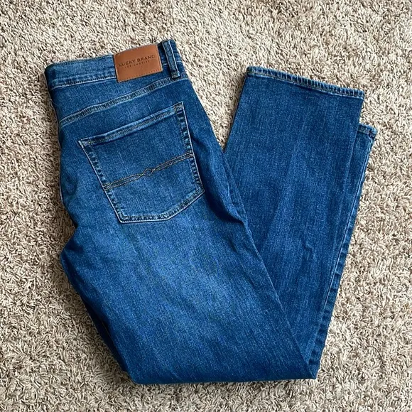 Mens Lucky Brand 221 Straight Blue Jeans, size 34 x 32