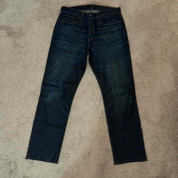 Men’s Lucky Brand jeans.