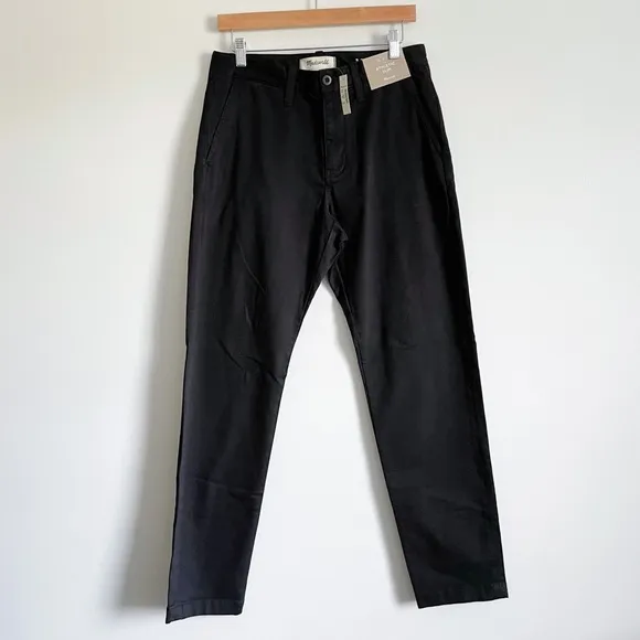 NWT Madewell Athletic Slim 31x30
          
      NWT