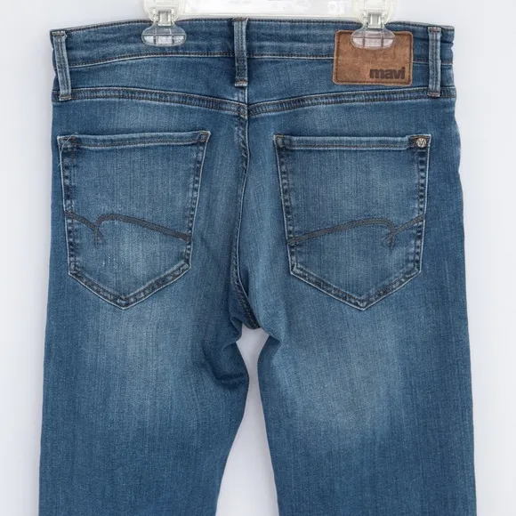 Mavi Myles style men’s straight leg medium wash jeans in size 30 x 32