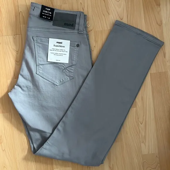 Mavi Jeans Marcus slim straight leg jeans
          
      NWT