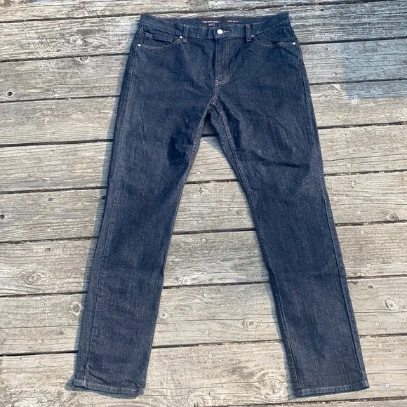 Michael Kors Parker Slim Fit Jeans. Dark denim with copper stitching 🧵 34/32
