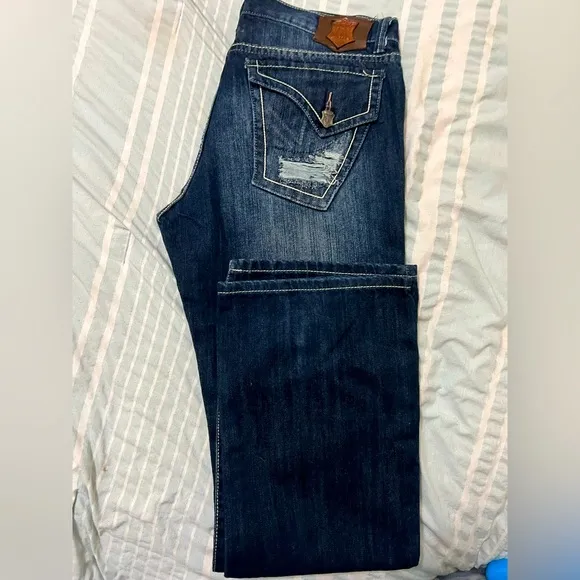 Men’s distressed monarchy jeans
          
      NWT