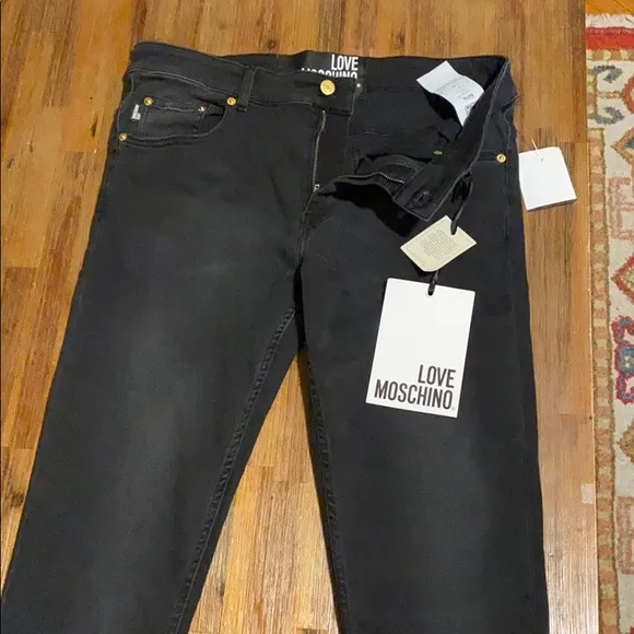 Moschino skinny jeans
          
      NWT