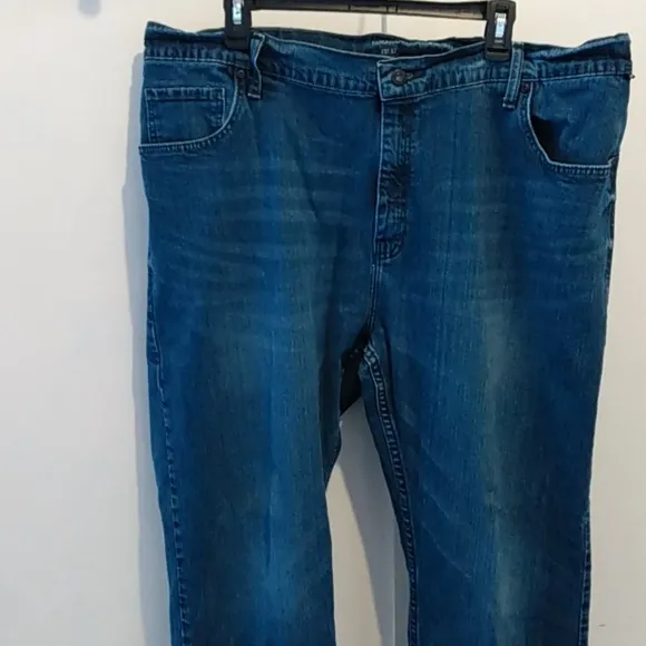 Men's Nautica straight fit stretch jeans great condition ! size 44 W 32L.