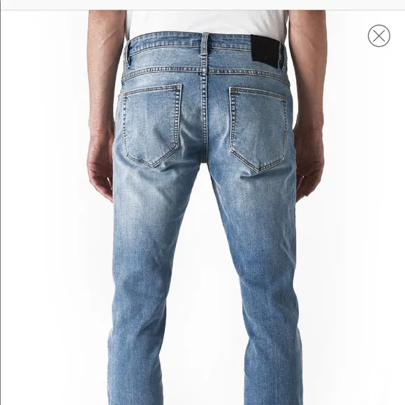 Neuw denim Lou distressed jean slim
          
      NWT