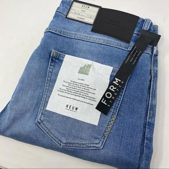 Neuw Men's Ray Loose Waist Tapered Blue Jeans
          
      NWT