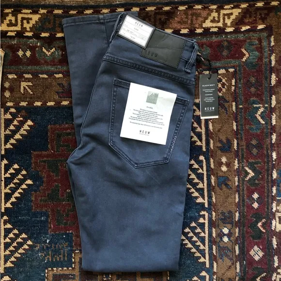 NWT Neuw Denim Lou Slim / Liberte Wash 28:32
          
      NWT