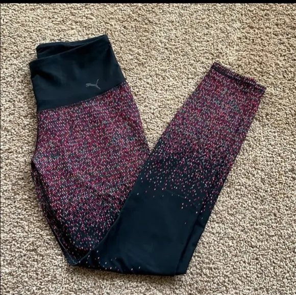Wears
          
      NWT