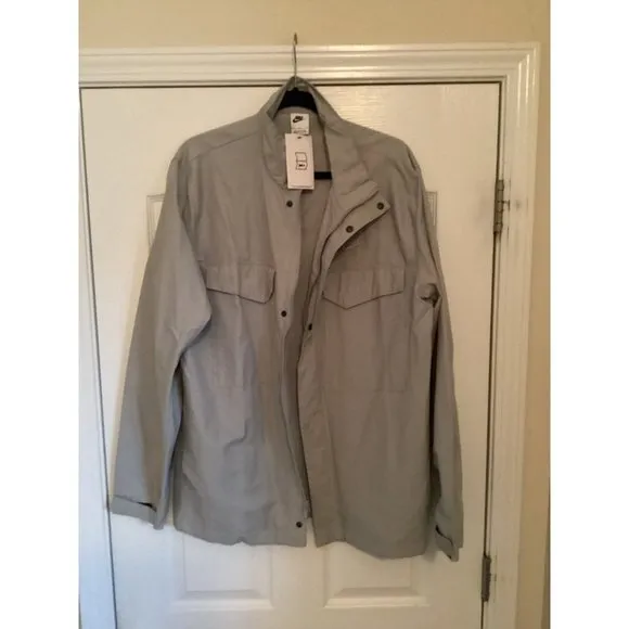 𝅺NIKE Men’s Sportwear Full -zip M65 Woven Jacket Size: Large Color: Flat Pewter