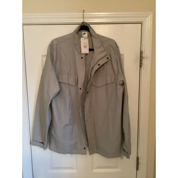 𝅺NIKE Men’s Sportwear Full -zip M65 Woven Jacket Size: Large Color: Flat Pewter