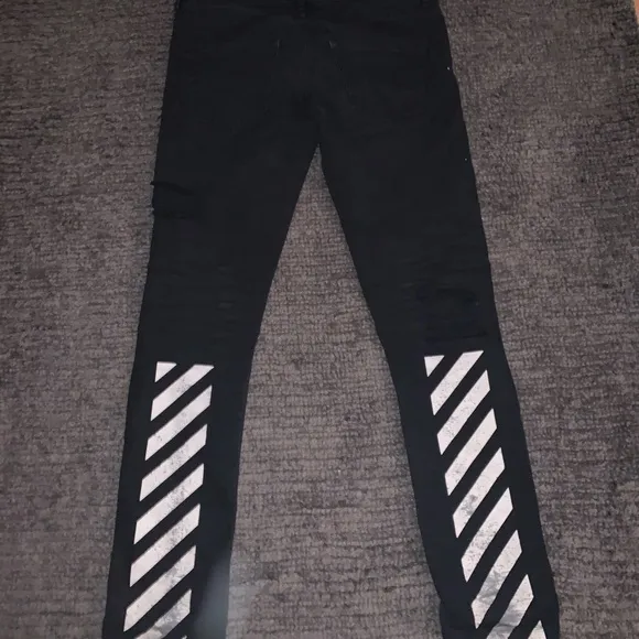 Black off white denim jeans, size 33
          
      NWT