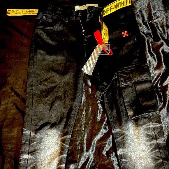 Off white jeans with off white belt
          
      NWT