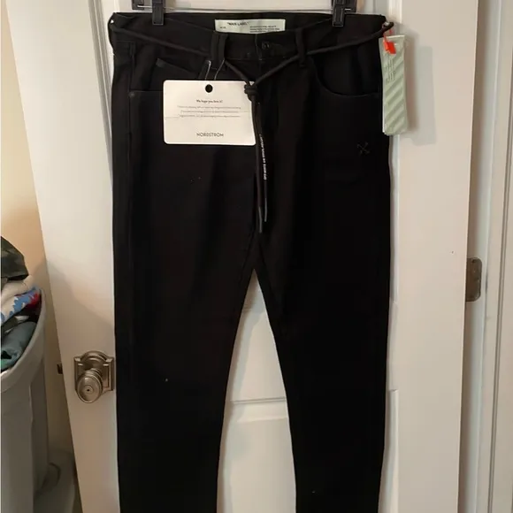 Off white Jeans mens
          
      Boutique