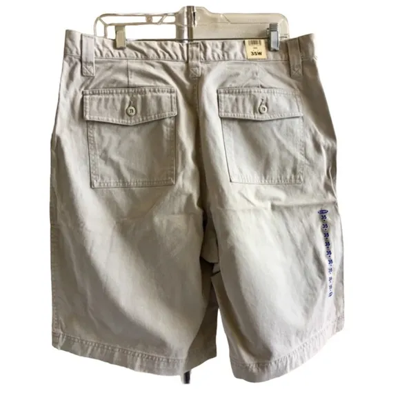 NWT Old Navy Khaki 100% Cotton Shorts. Waist 35W
          
      NWT