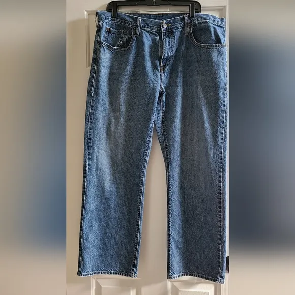 Men's Old Navy distressed, straight leg jeans