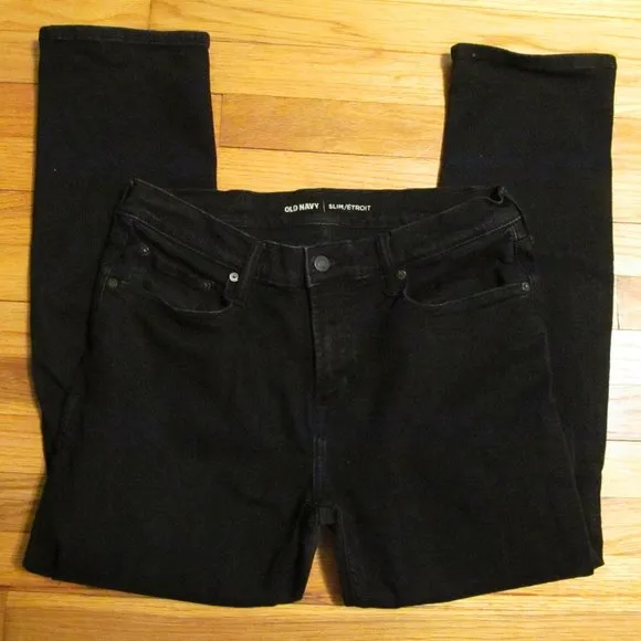 Old Navy Men’s Slim/etroit Black Jeans - Size 33x30