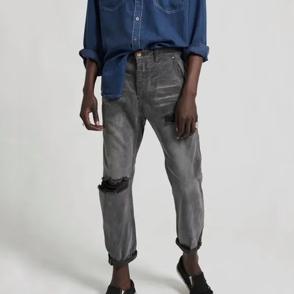 One Teaspoon Men Phantome Mr Golds Relaxed Tappered Jeans Size 36 Distressed
          
      NWT