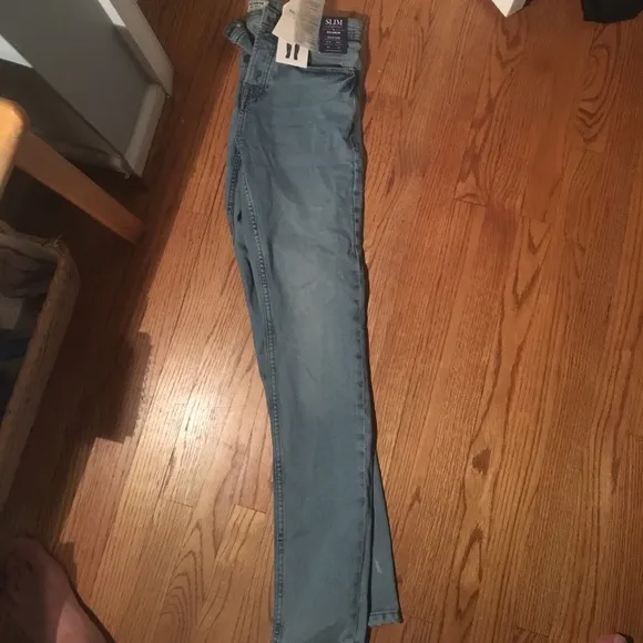 Pull & Bear Slim Jeans (Euro Size: 40 USA Size: M)
          
      NWT