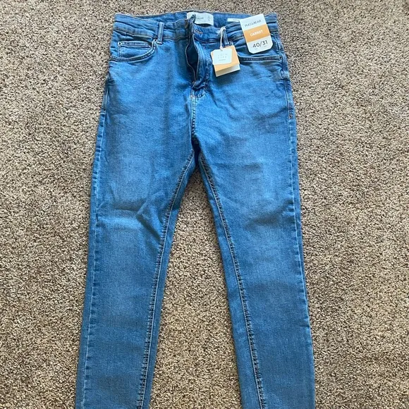 Pull&bear carrot tapered jeans, 31" waist, new
          
      NWT