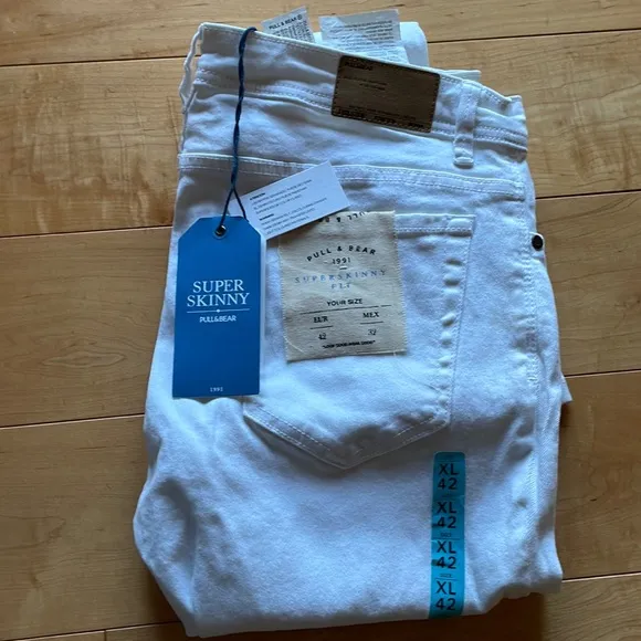 Pull&bear super skinny fit W 32white pant
          
      NWT