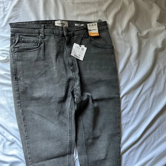 PULL&BEAR Made in Bangladesh Skinny Jeans
          
      NWT