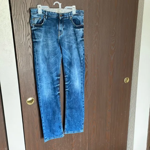 Stylish jeans from Pull & Bear.
